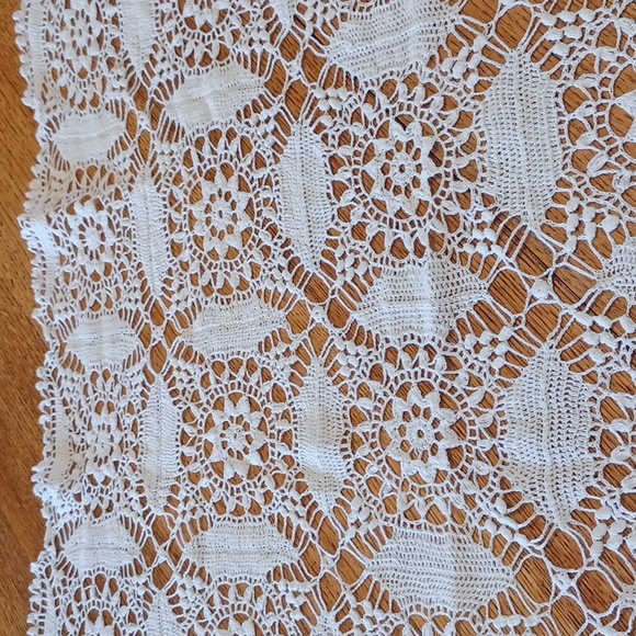 36" Square hand crocheted tablecloth/ centre piece 5527 - Picture 5 of 5